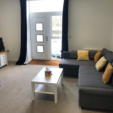 La Fontaine Court Apartments Aldershot Bagian luar foto