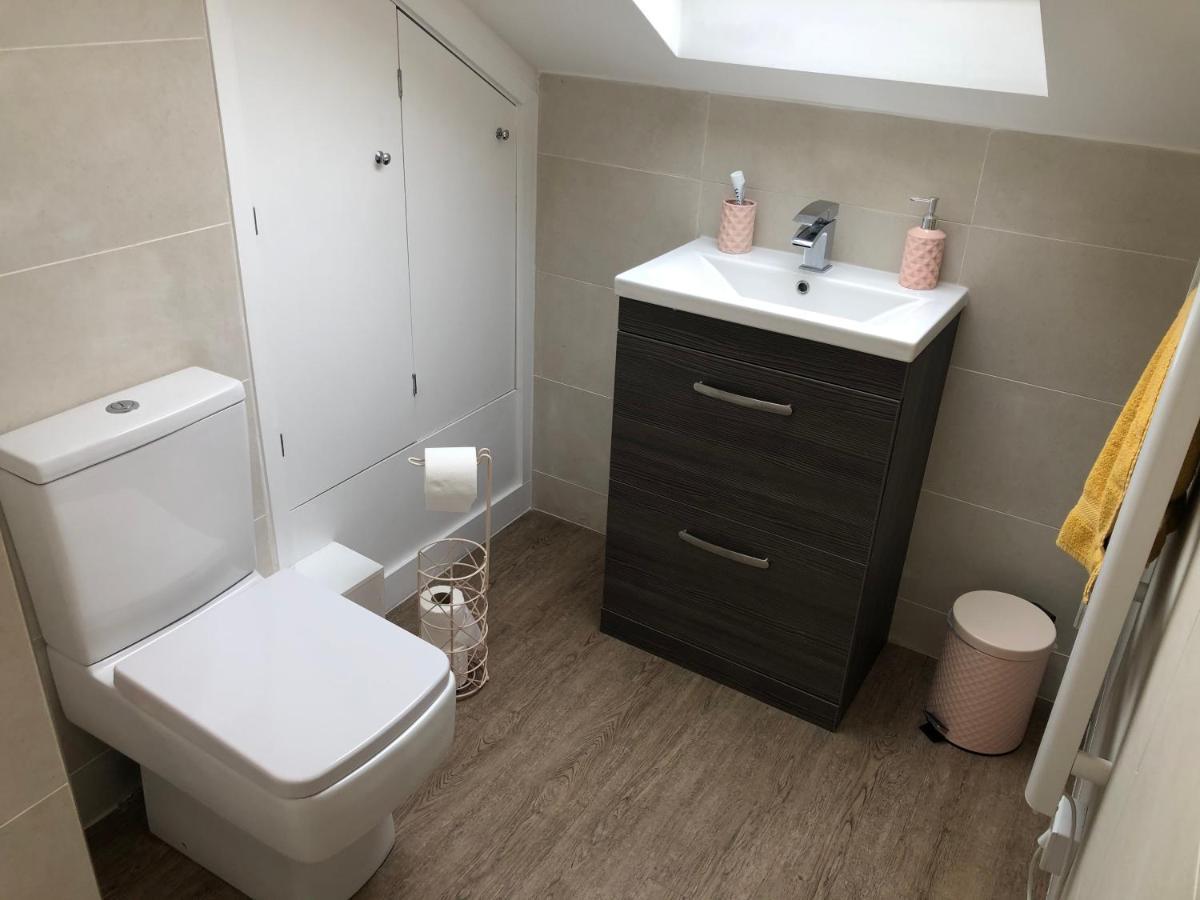 La Fontaine Court Apartments Aldershot Bagian luar foto