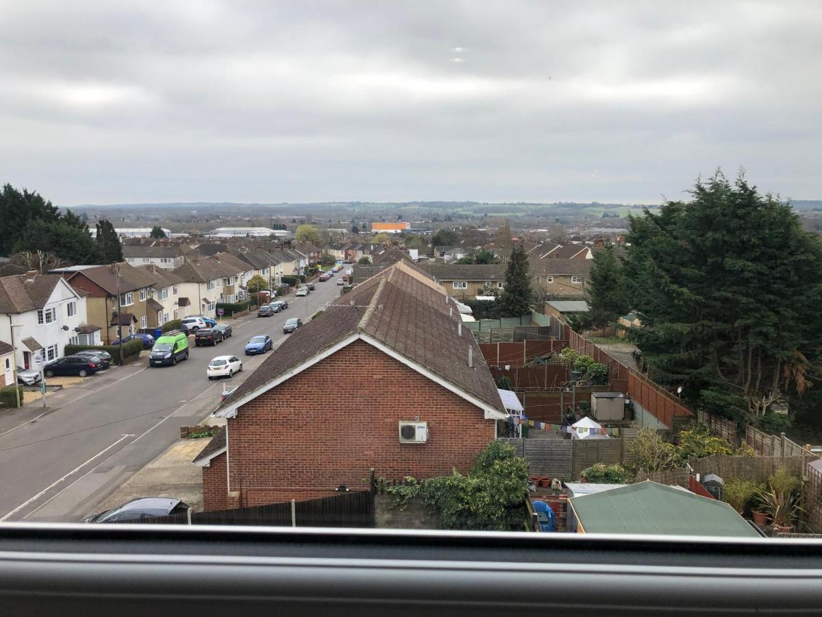 La Fontaine Court Apartments Aldershot Bagian luar foto